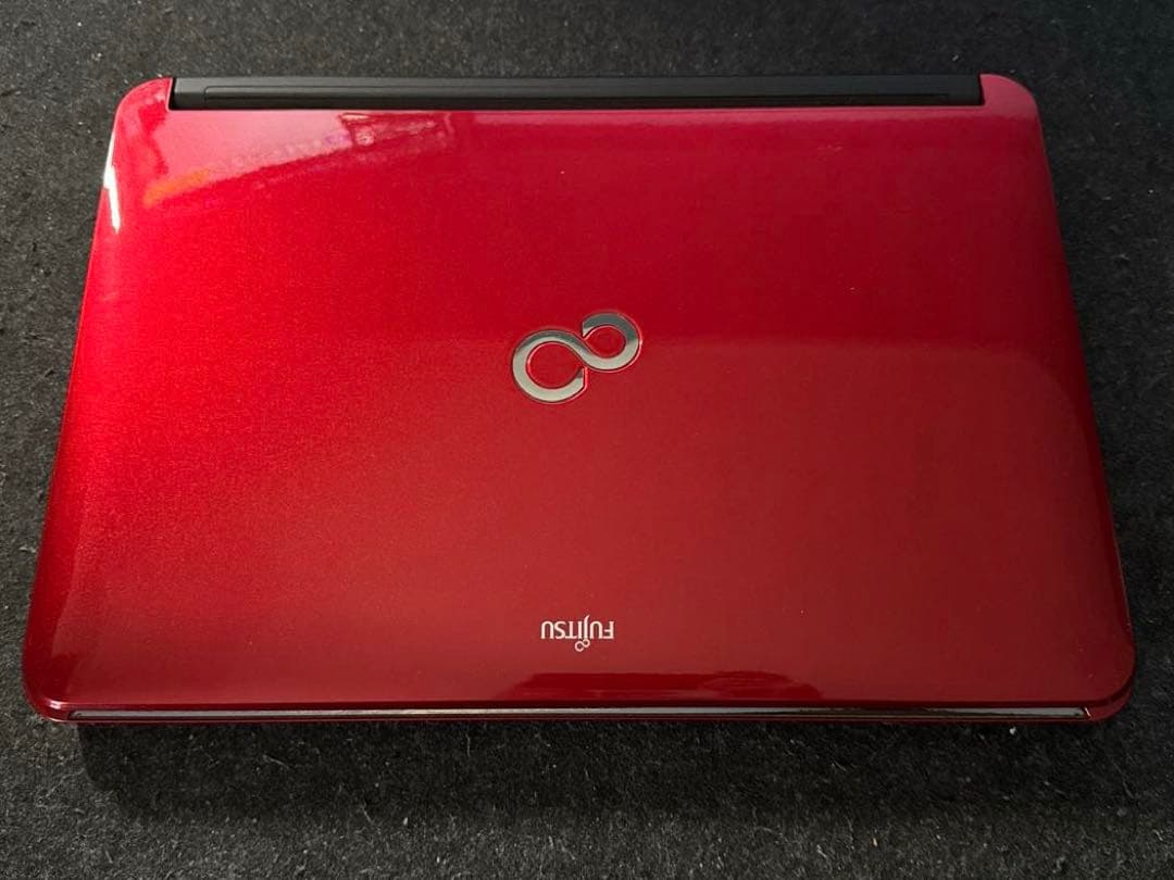 Fujitsu FMV LIFEBOOK AH54 ノートPC 赤色　超キレイ