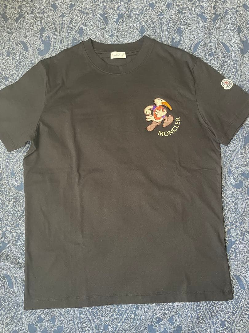 MONCLER 刺繍キャラクター ブラックTシャツ