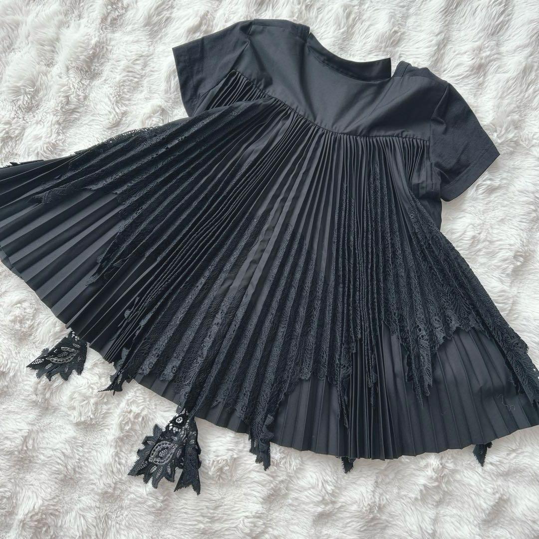 美品✨サカイ★バック　レース　プリーツ　Ｔシャツ　ブラック