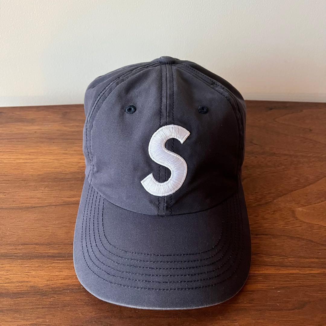 Supreme Ventile® Sロゴ Cap ネイビー
