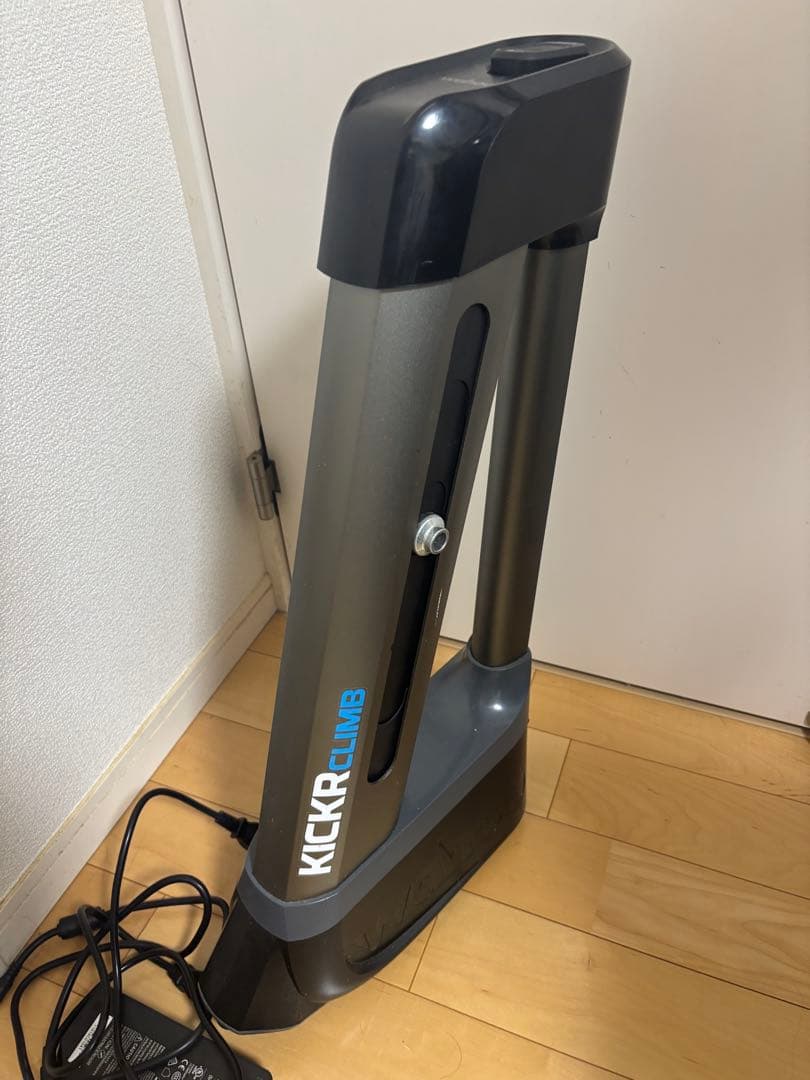 wahoo KICKR CLIMB ローラー台