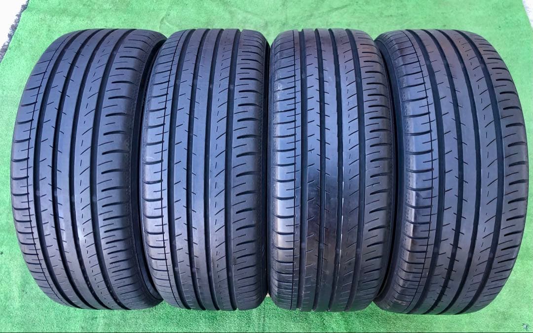 215/45 R17 Yokohama BluEarth-GT ラジアルタイヤ