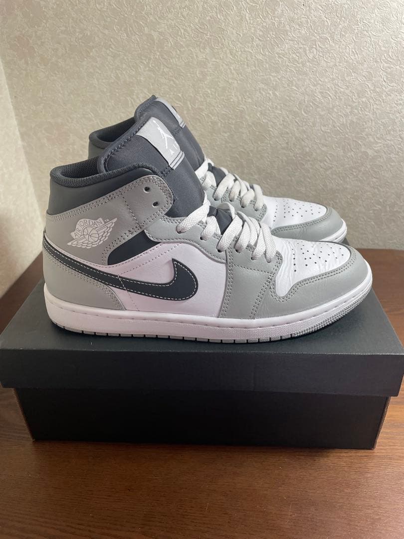 Air Jordan 1 mid グレー/ホワイト