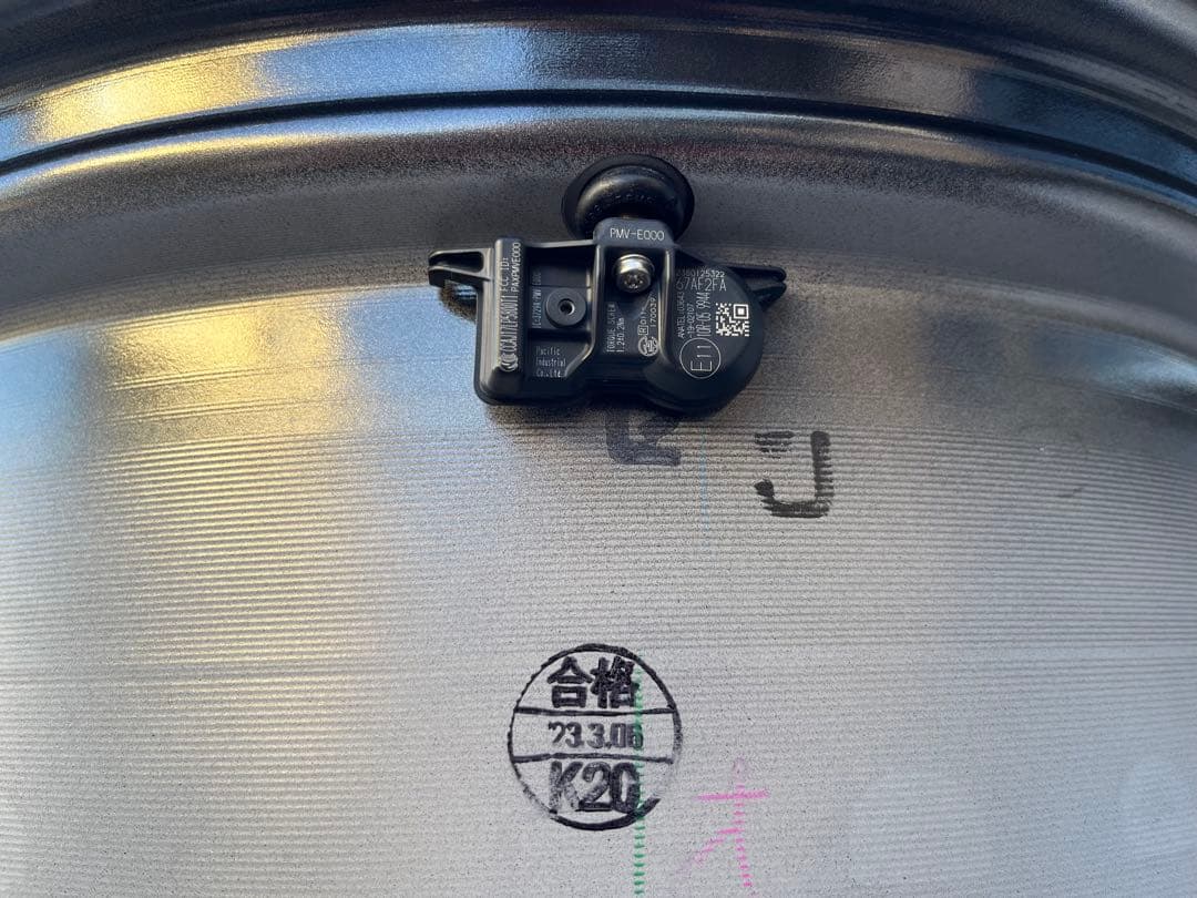ランクル300 ZX 純正20インチ空気圧センサー付きホイール1本 送料無料2