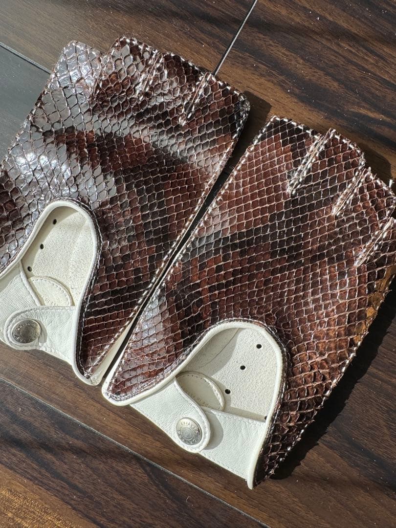 新品未使用！CAUSSE（コース／ガンコス）パイソン×レザーグローブ