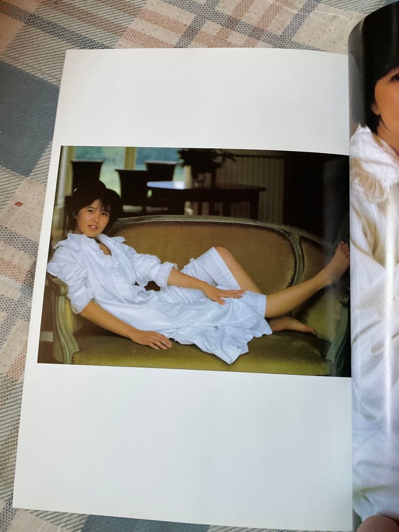 昭和58年／石野真子写真集／プレイボーイアイズ特別編集・集英社　撮影／沢渡朔。
