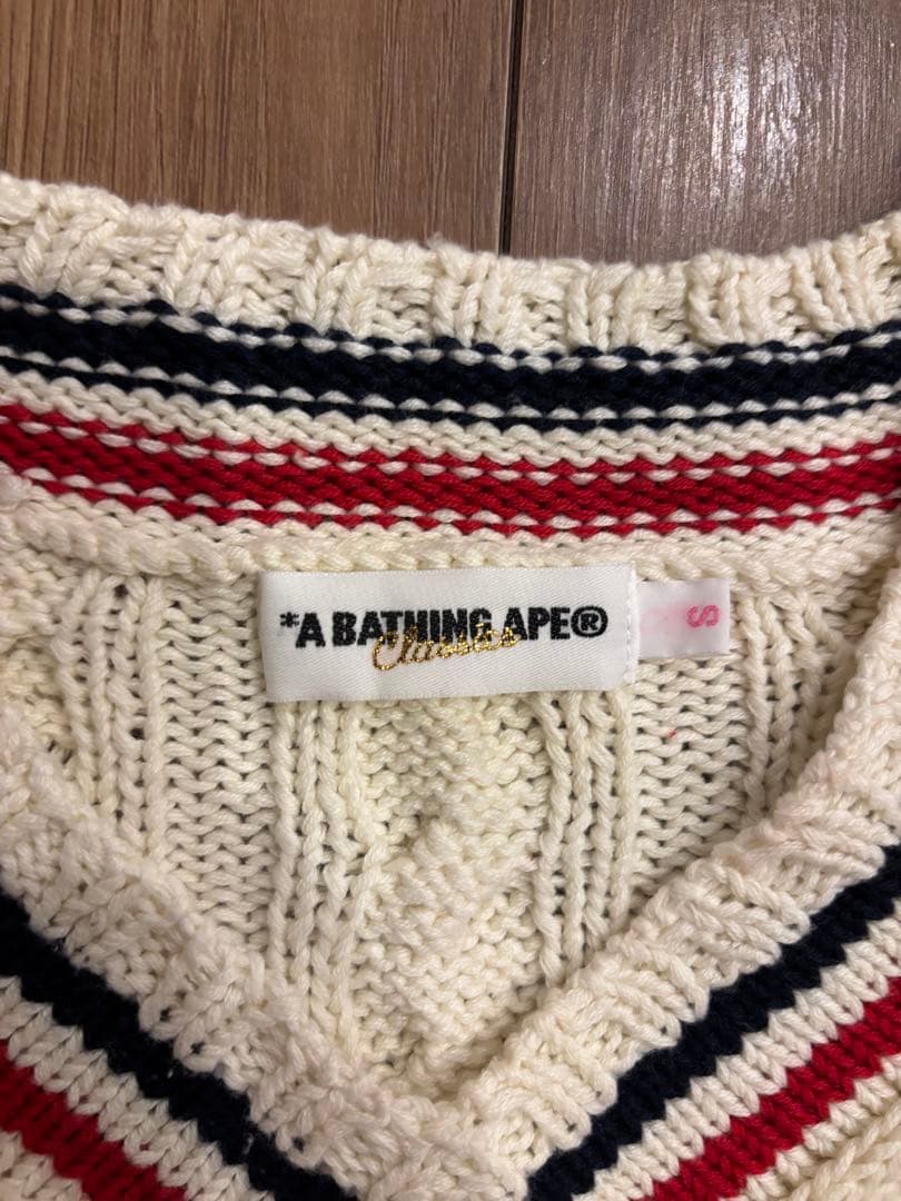 アベイシングエイプ/A BATHING APE Vネック ニットセーター