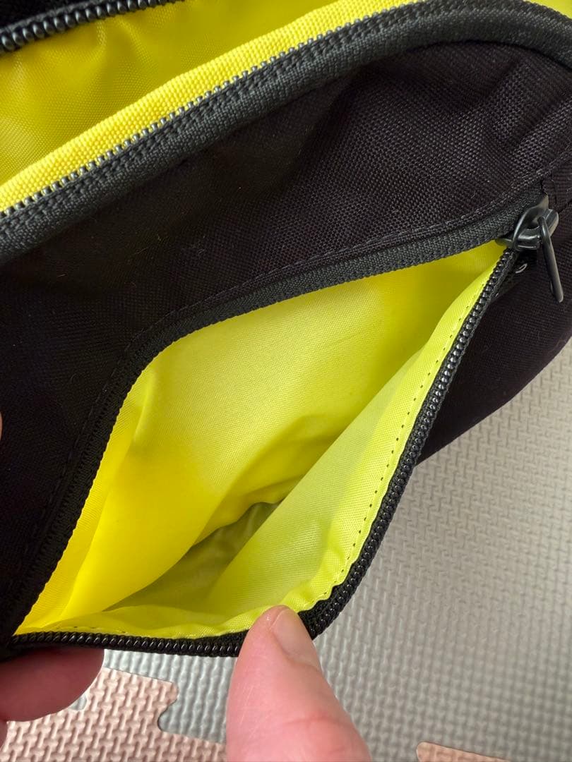 Hugoo デュアルヒップシート　ブラック　オマケ付