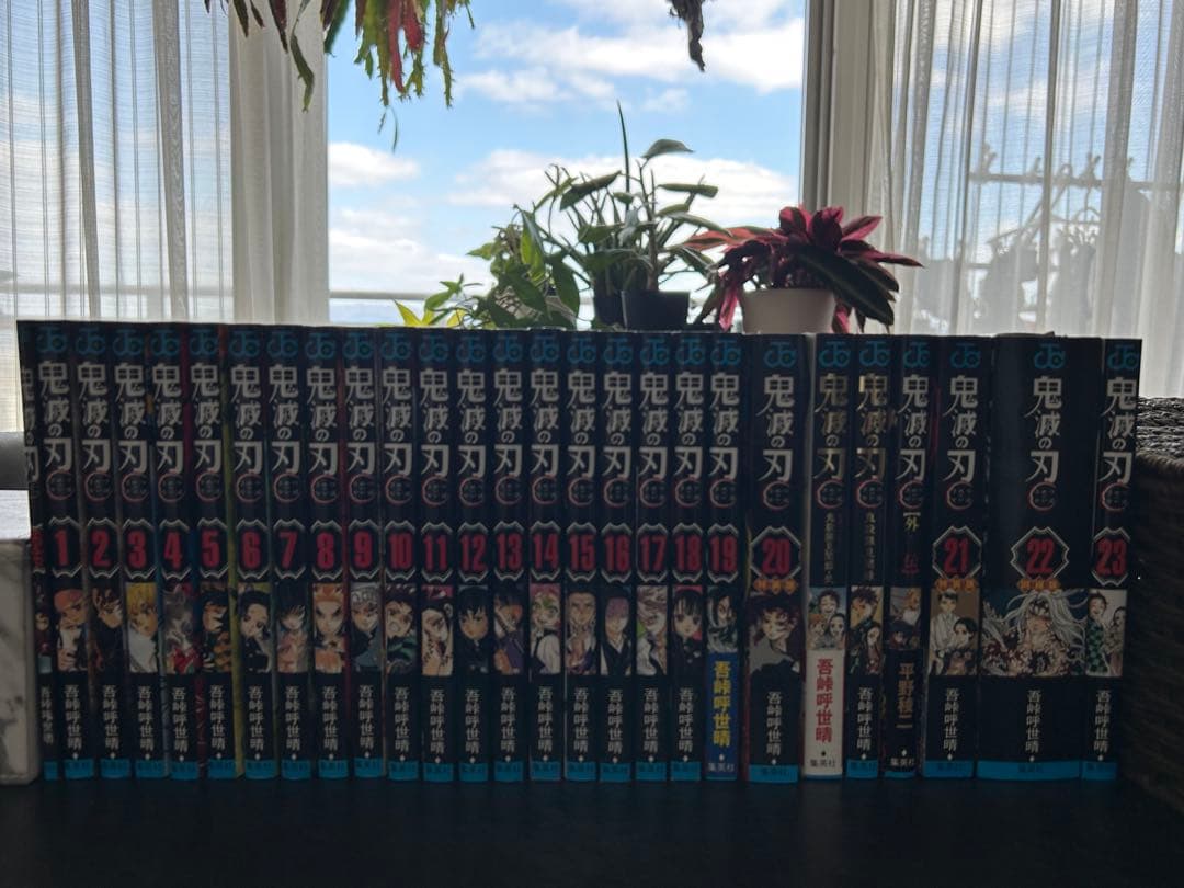 豪華♪鬼滅の刃★全巻セット【1-23巻】+零巻+外伝+ 鬼殺隊見聞録2巻+グッズ