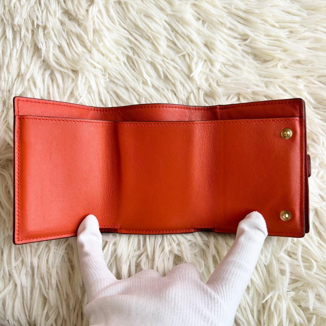 LOEWE バーティカルスモールトリフォールドウォレット アナグラム