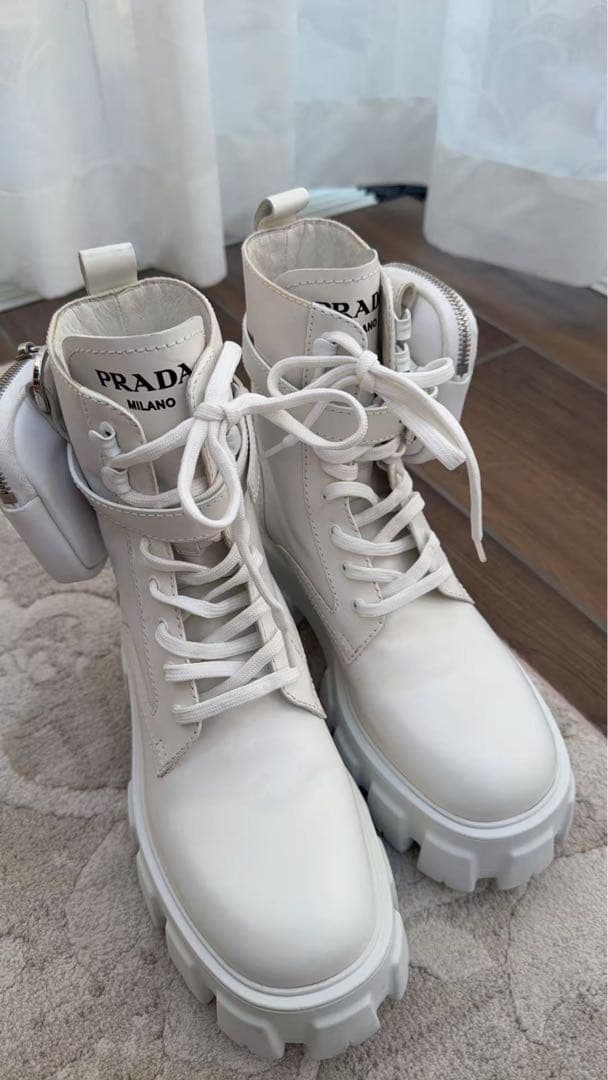 PRADA プラダ　モノリス　ホワイトブーツ サイドポケット付き36.5