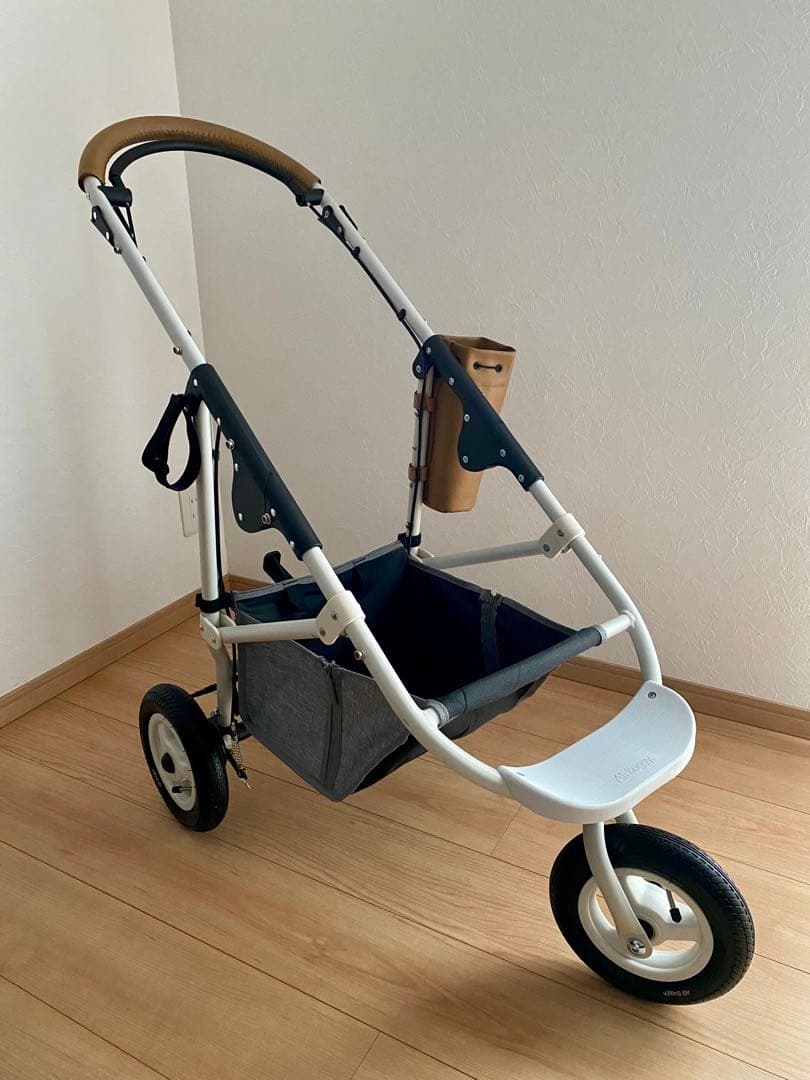 【極美品】エアバギー ホワイト AIRBUGGY フレームのみ　ペットカートにも