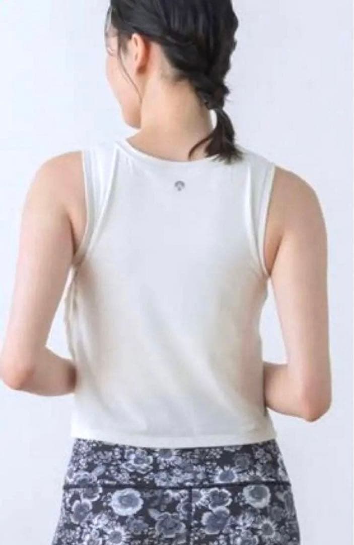 SUKALA カップ付きタンクトップ Sサイズ サンドベージュ ヨガウェア