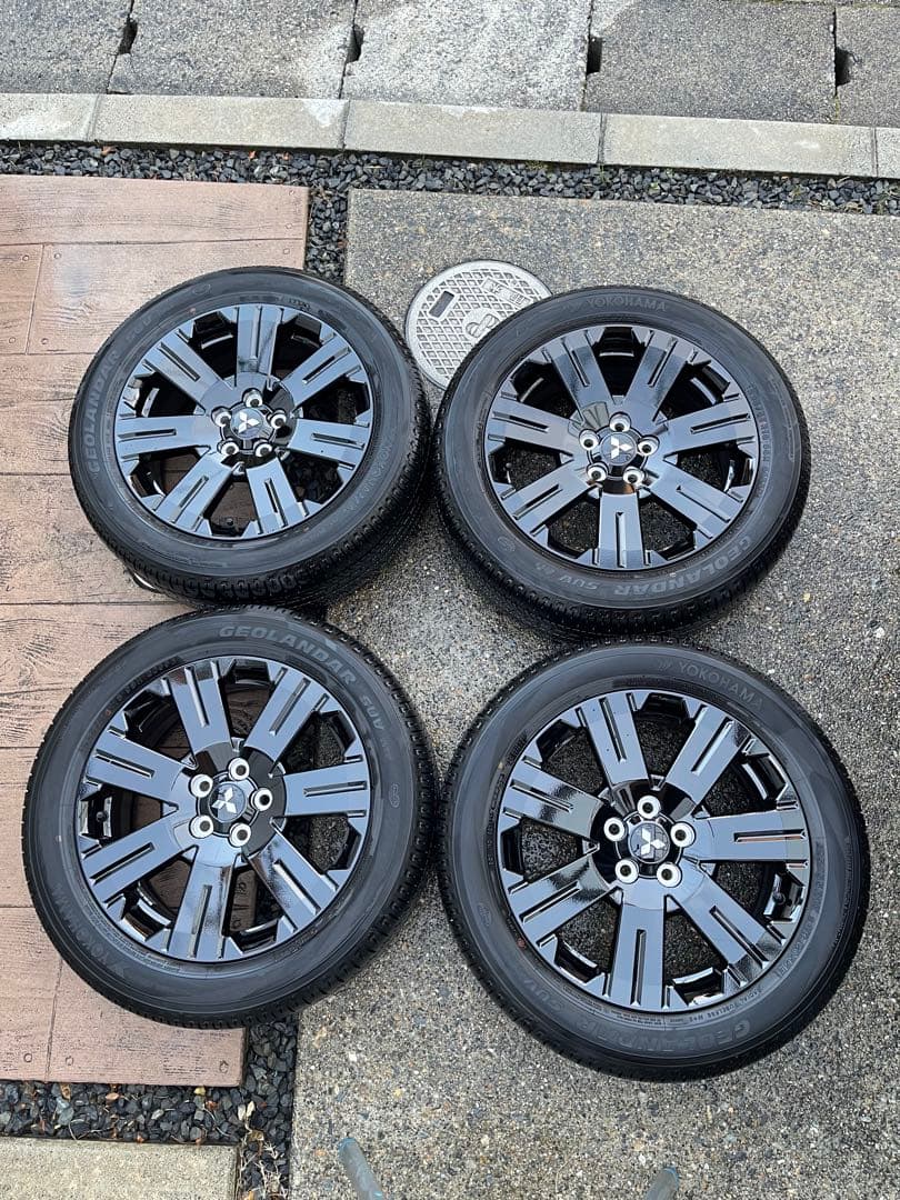 【ハル①】デリカD5 純正タイヤシャモニー 限定ブラックホイール ナット付