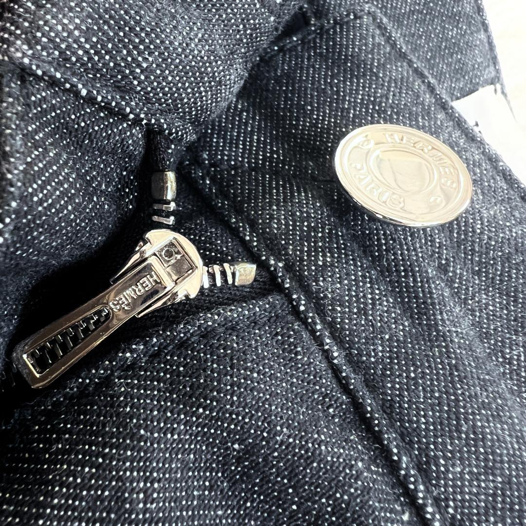 美品★HERMES★ロゴボタン★本革プレート★ワイドレッグデニム