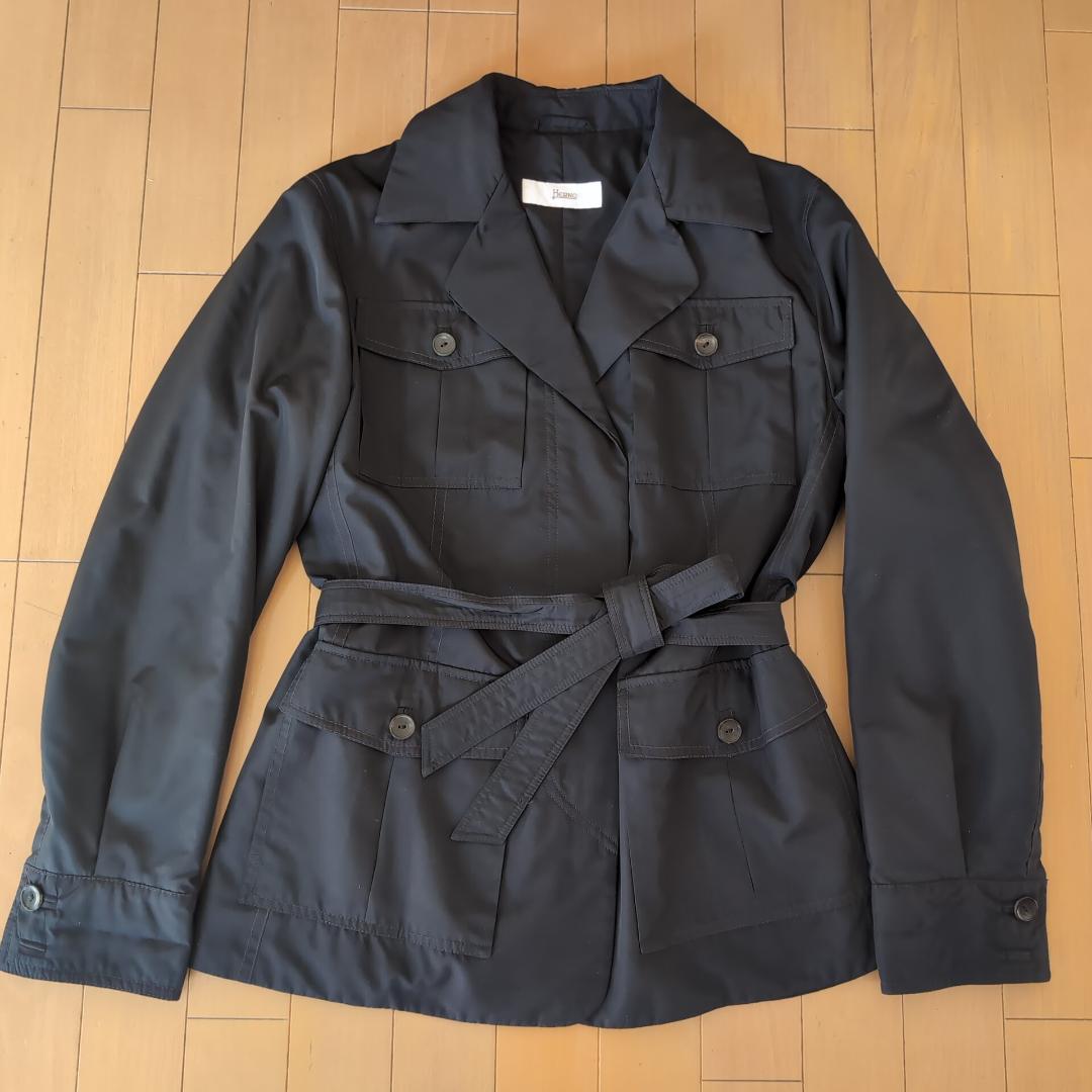 美品 HERNO ヘルノ 軽量ナイロンコート 44(L相当) 黒 n45
