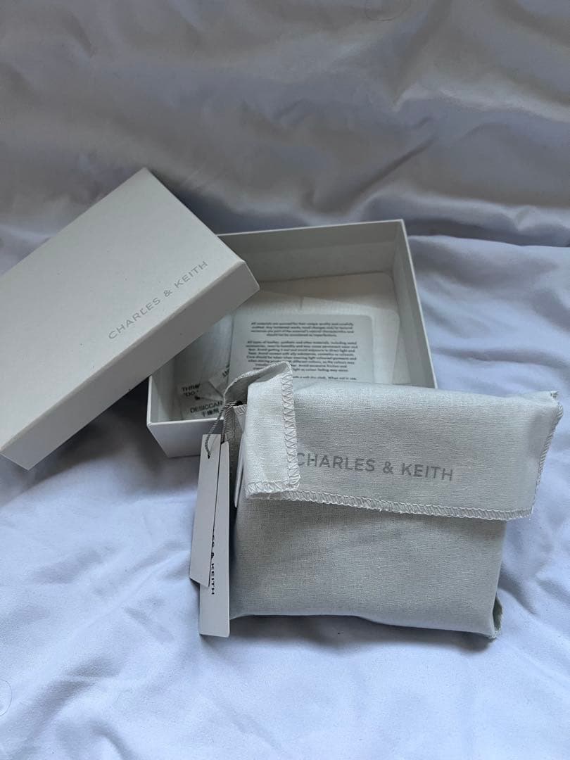 CHARLES&KEITH 折り財布 紙袋付き