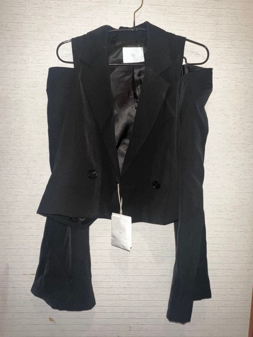 HARE トロミカットアウトショートジャケット ブラック