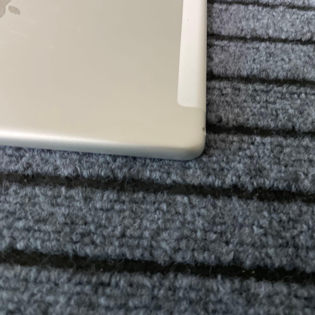 7 iPad 7世代 128GB SIMフリー シルバー