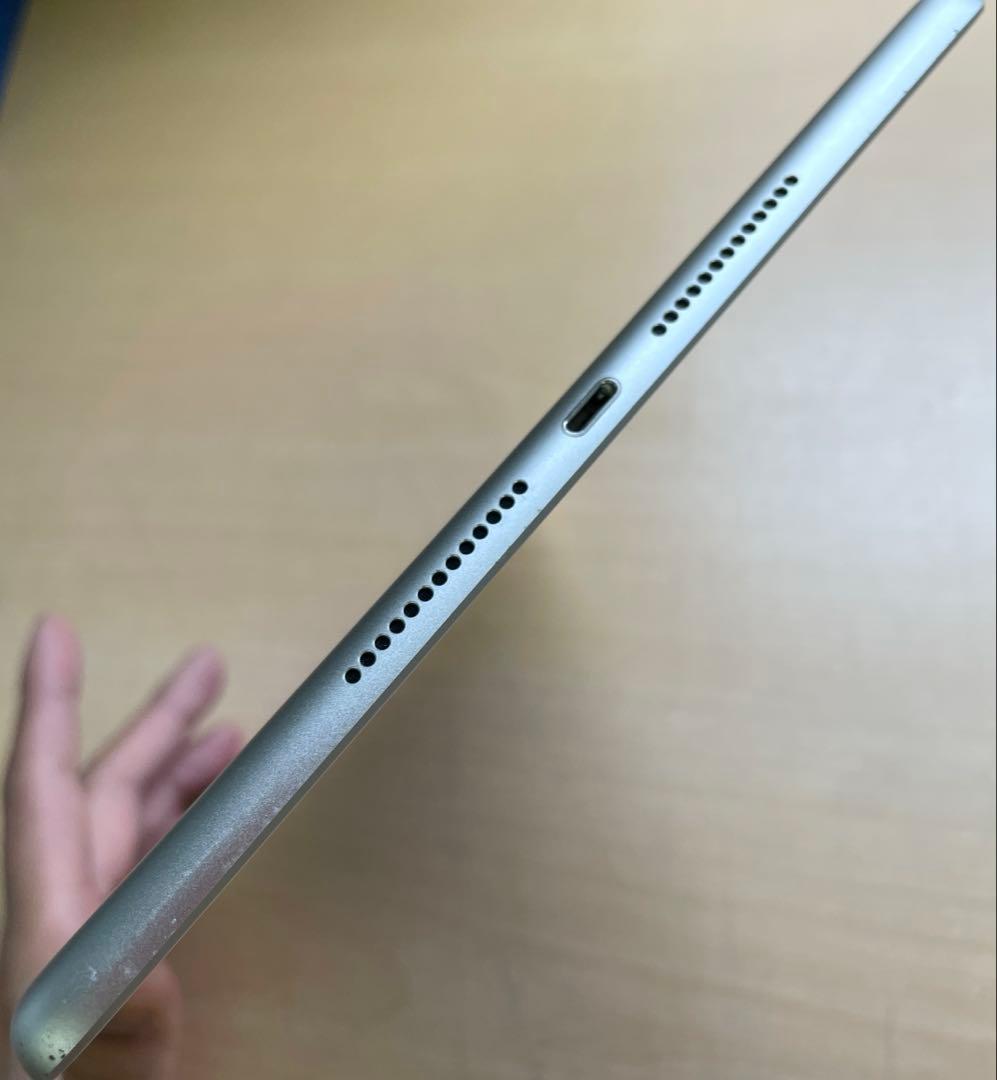 iPad 第8世代　A2270　Wi-Fi　シルバー　32GB 美品　ジャンク品