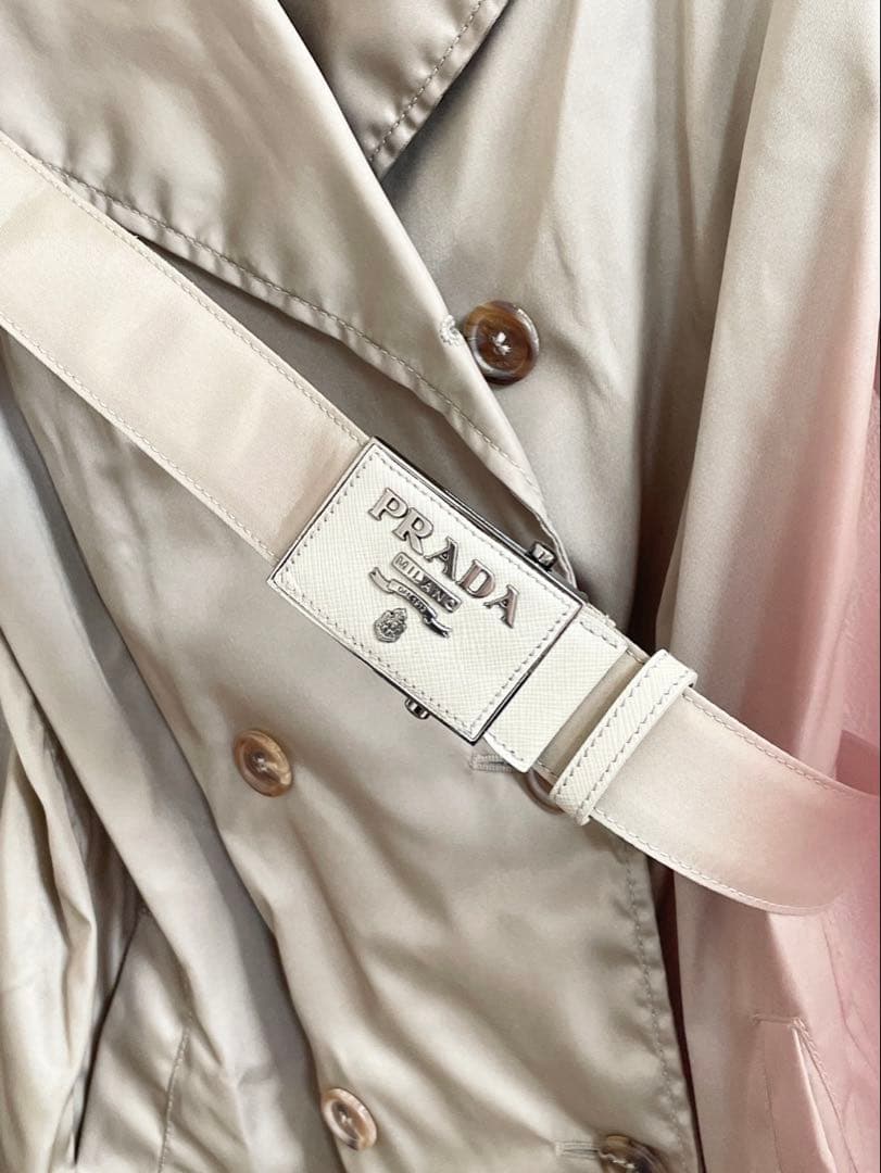 PRADA ナイロン トレンチコート ベルト付 ロゴ刻印プレート ベージュ