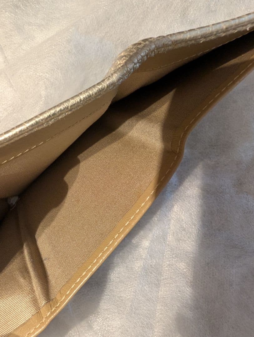 美品ジミーチュウ　三つ折りミニ財布　ゴールド