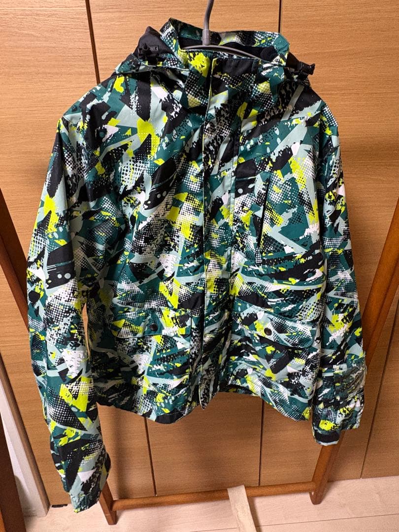 【極美品】子ども用　スノーウェア　160サイズ　スキースノボ　カモフラ/黄色