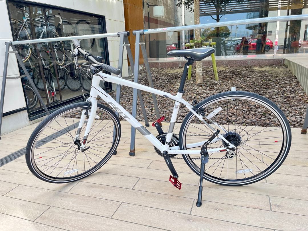 FELT VERZA SPEED 50 2023年 白クロスバイク 付属品多数