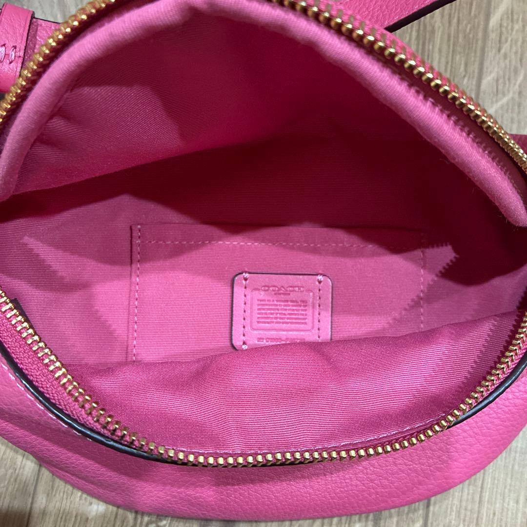 ほぼ未使用 COACH コーチ ボディーバッグ ウエストポーチ シボ革 ピンク