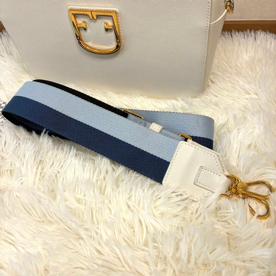 美品✨FURLA BRAVAブラーヴァ　ショルダーバッグ　アイボリー