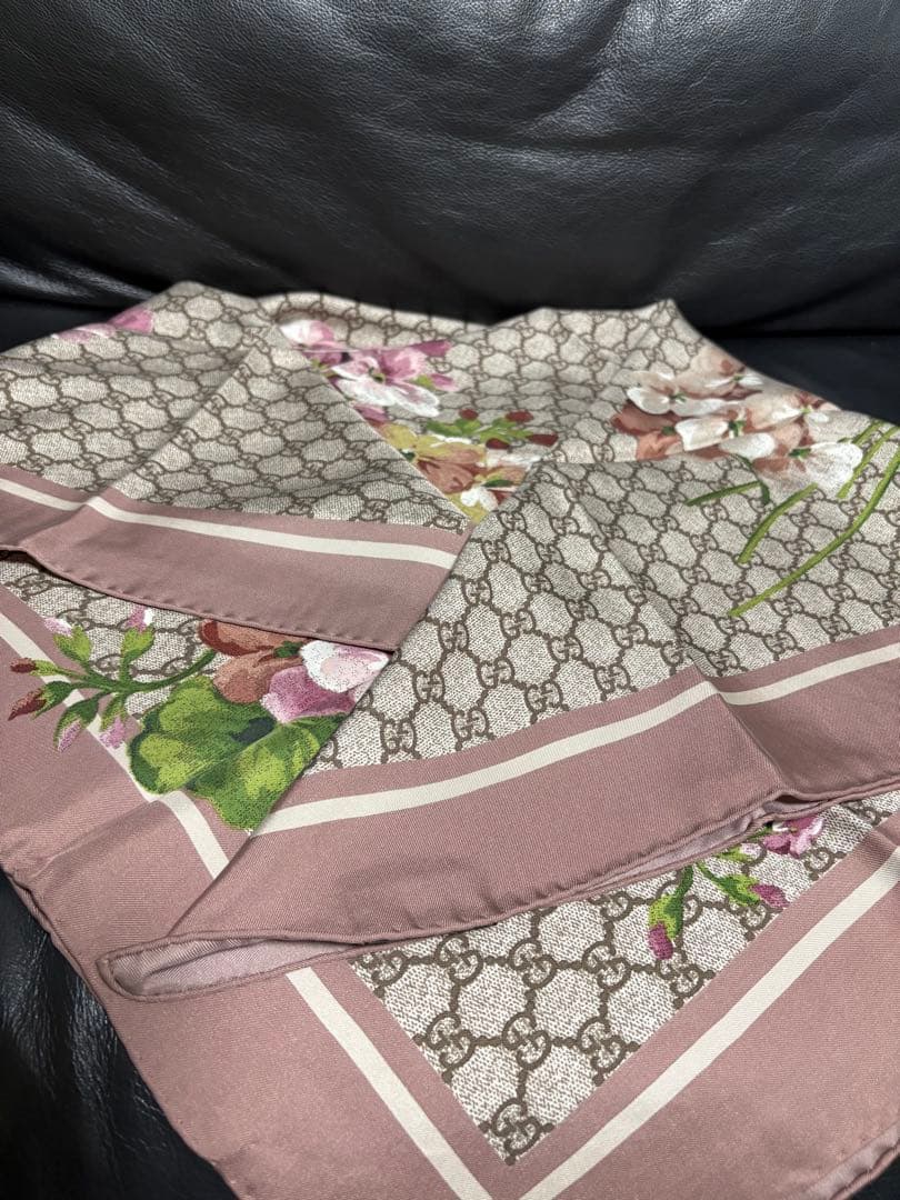 ♦︎本日まで限定価格＊極美品♦︎GUCCI シルク大判ストール