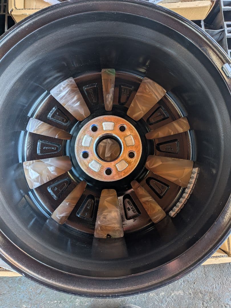 VEZEL RS 新車外し18インチアルミホイール