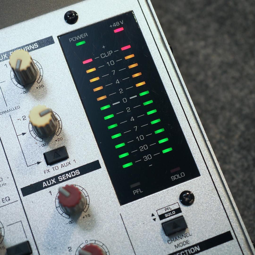 BEHRINGER MX2004A 　ACアダプターなしだけど動作確認済品