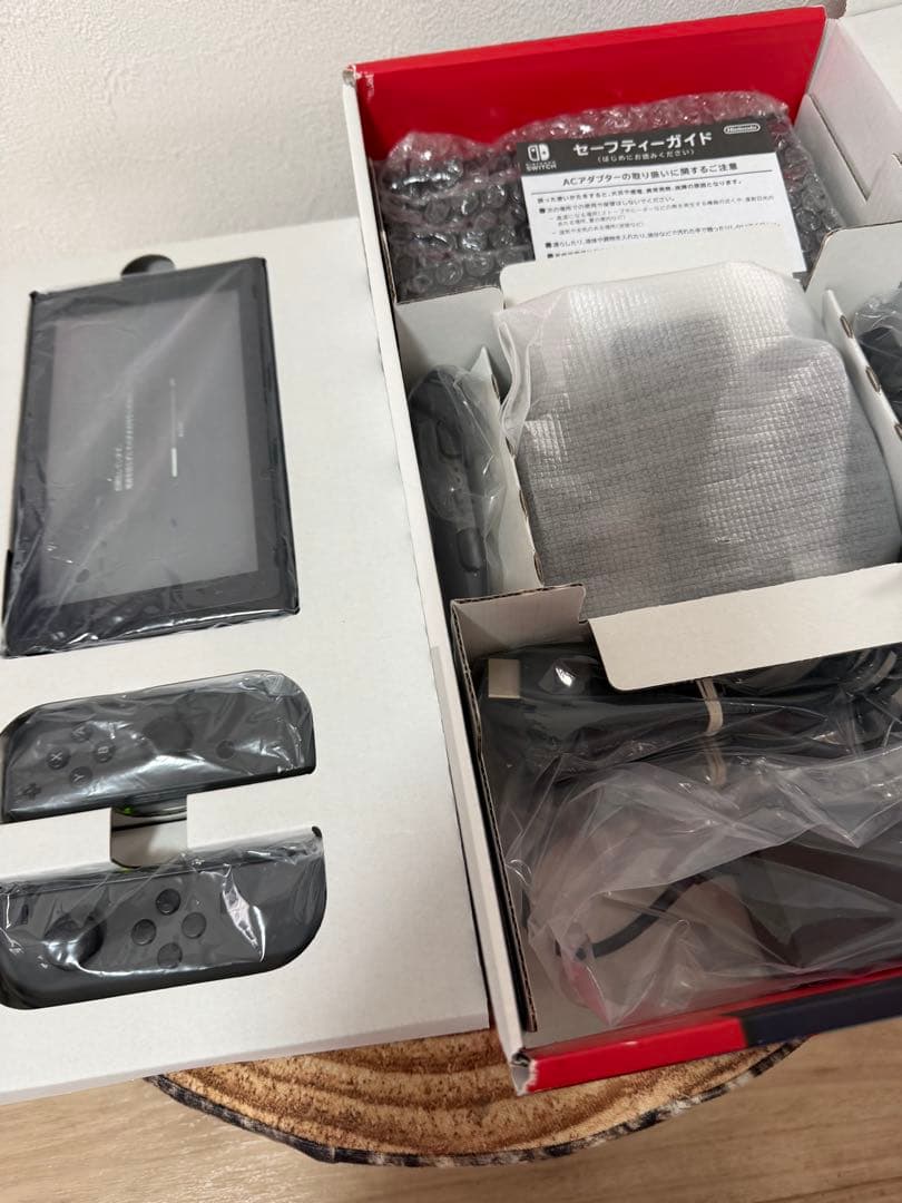 Nintendo Switch ニンテンドースイッチ本体　グレー②