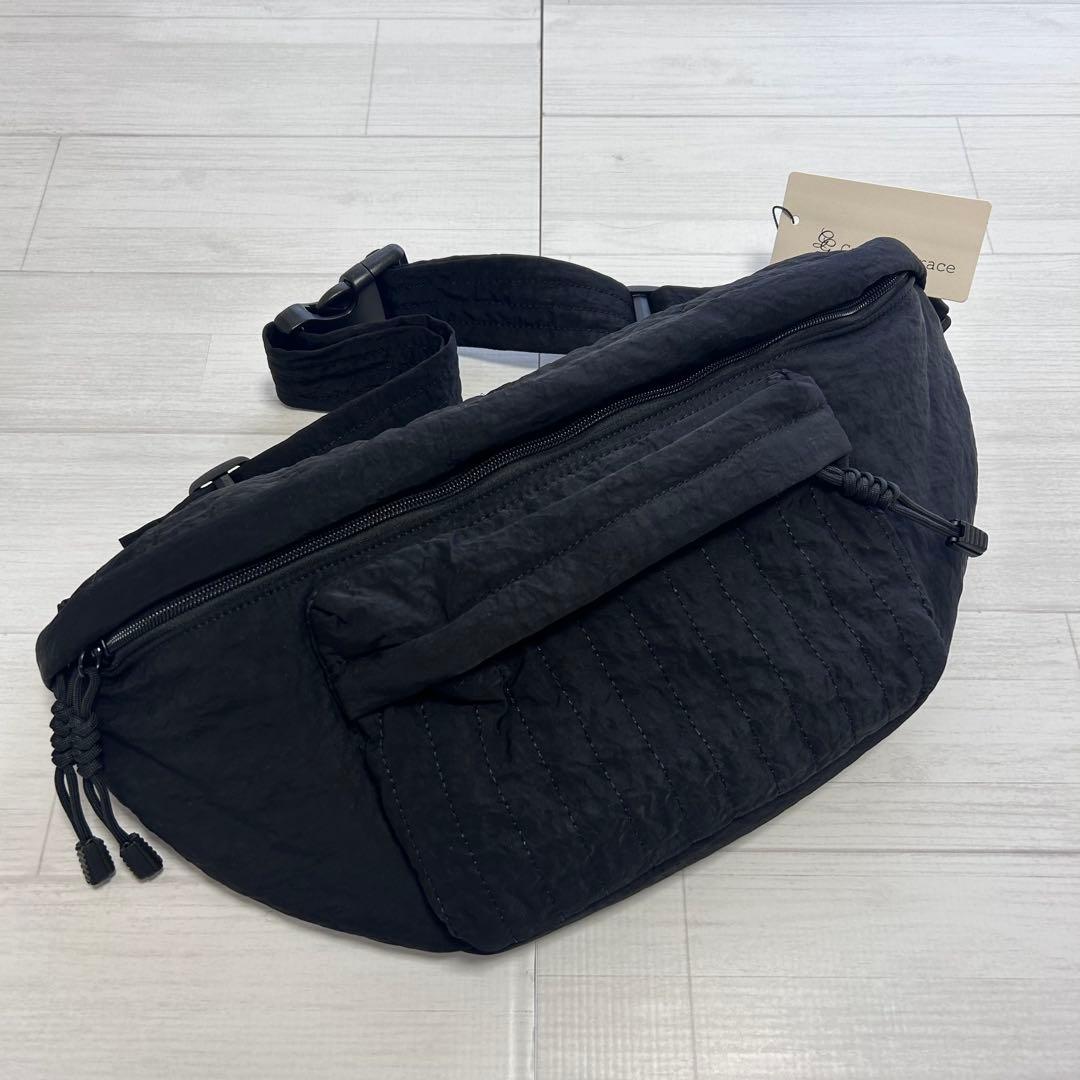 【新品 タグ付】GrandeGrace ボディーバッグ 軽量 大容量 ブラック