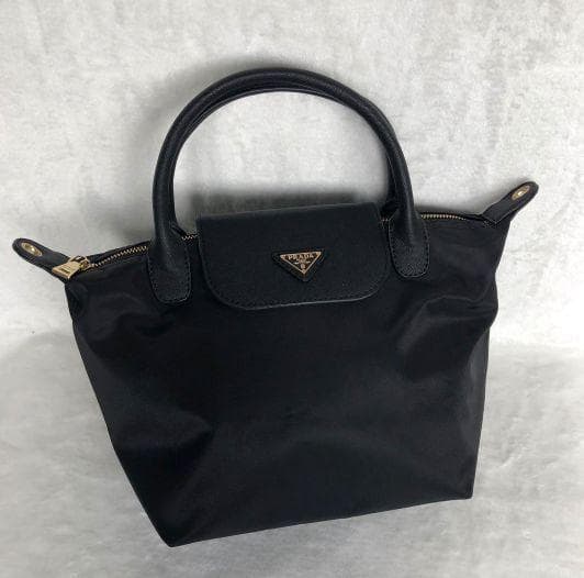 PRADA ショルダーバッグ 21cm