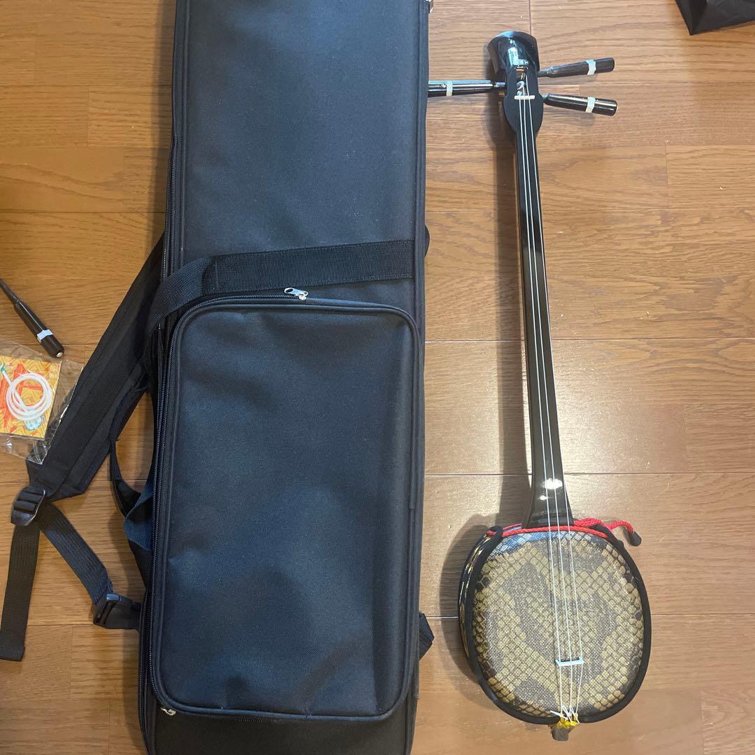 三味線 和楽器　人工皮沖縄三線 初心者セット　海の声・楽譜付き
