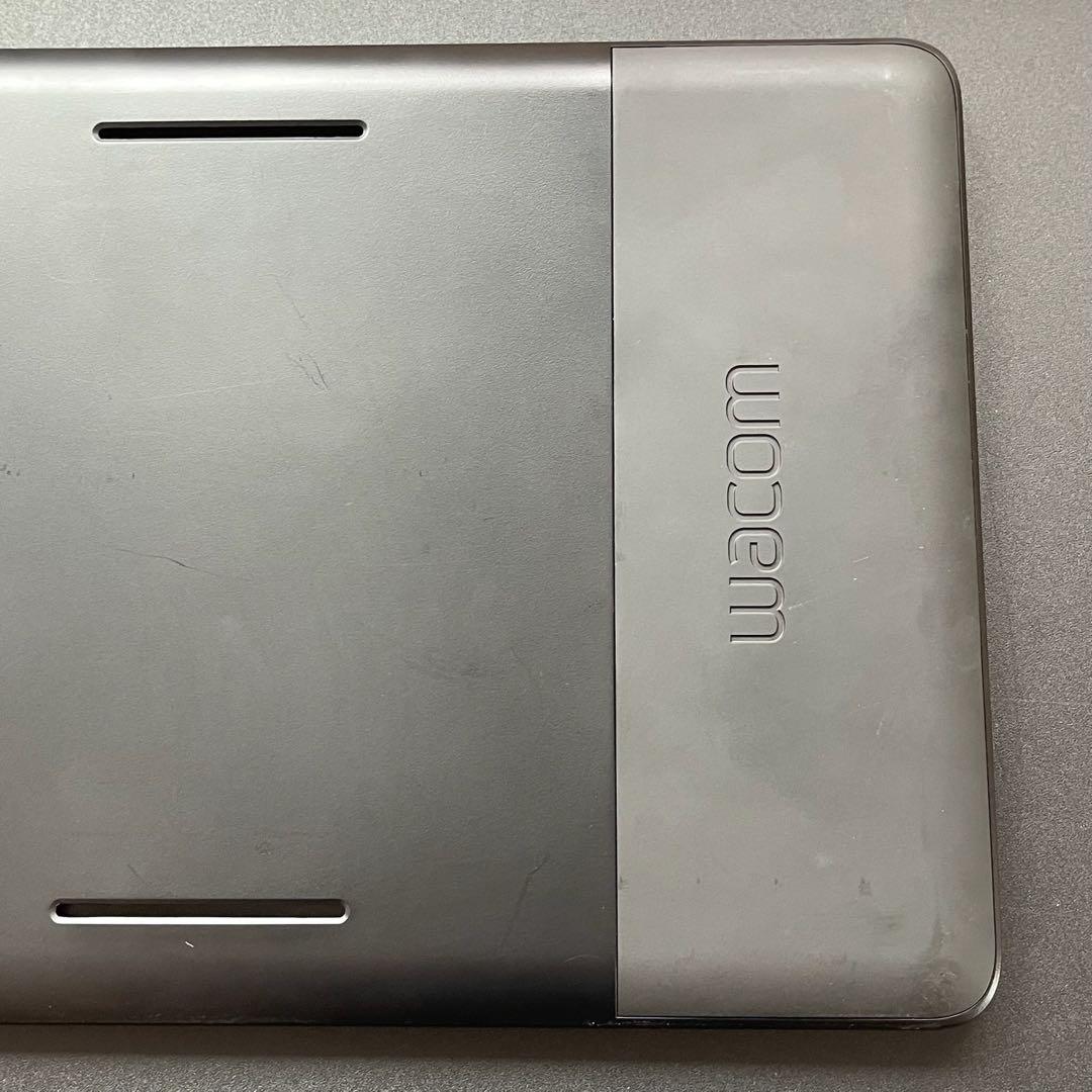 Wacom Cintiq 13 HD DTK-1300 ワコム　液タブ