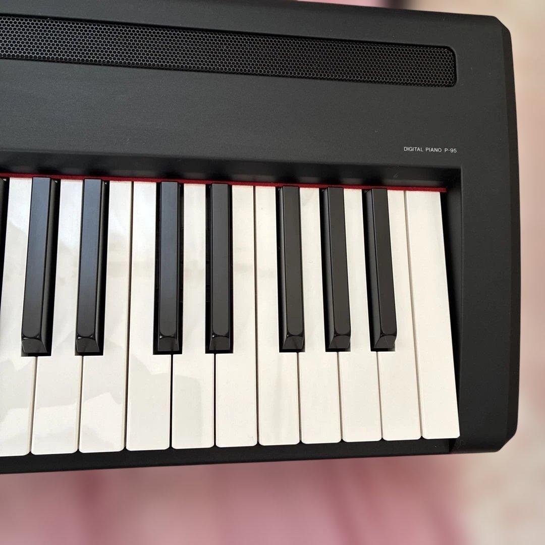 YAMAHA 電子ピアノ P-95B、2011年製、譜面台、アダプタ、簡易ペダル