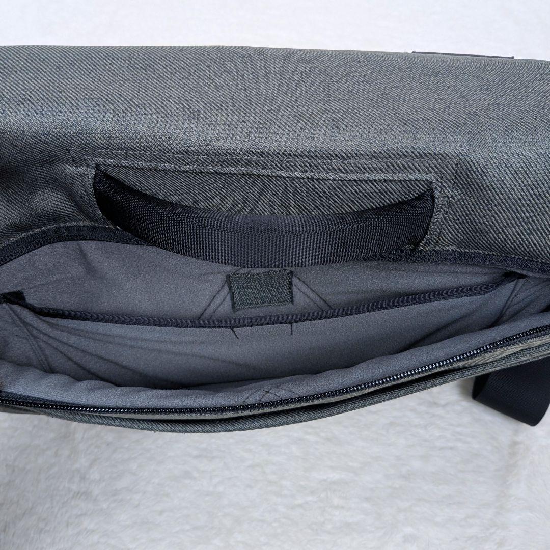 【美品】Timbuk2 Command メッセンジャーバッグ（カーボン・Sサイズ