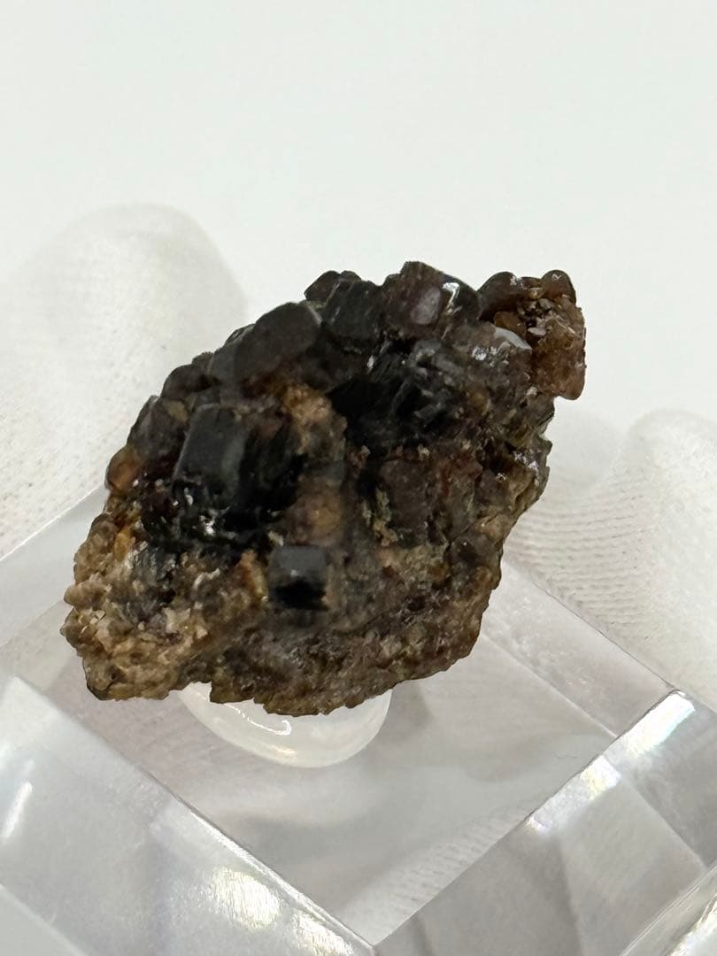 ベスビアナイト　パキスタン産　原石　鉱物標本　スカルドゥ　水晶　ベスブ石