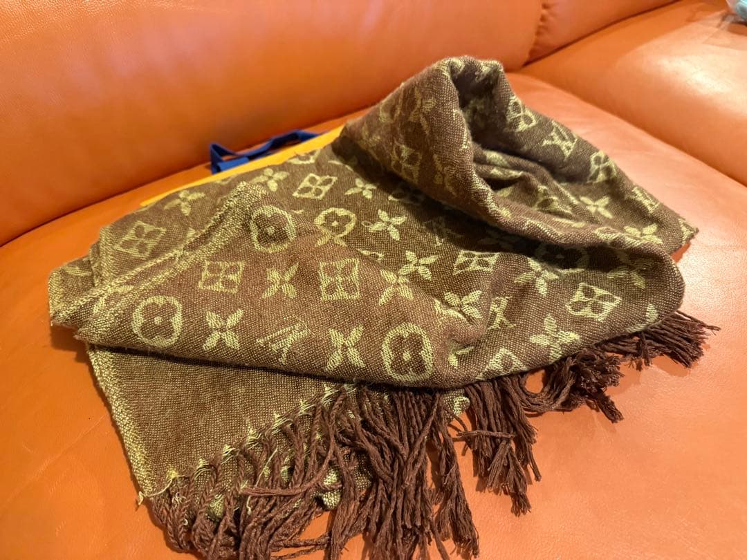 LOUIS VUITTON ブラウンマフラー