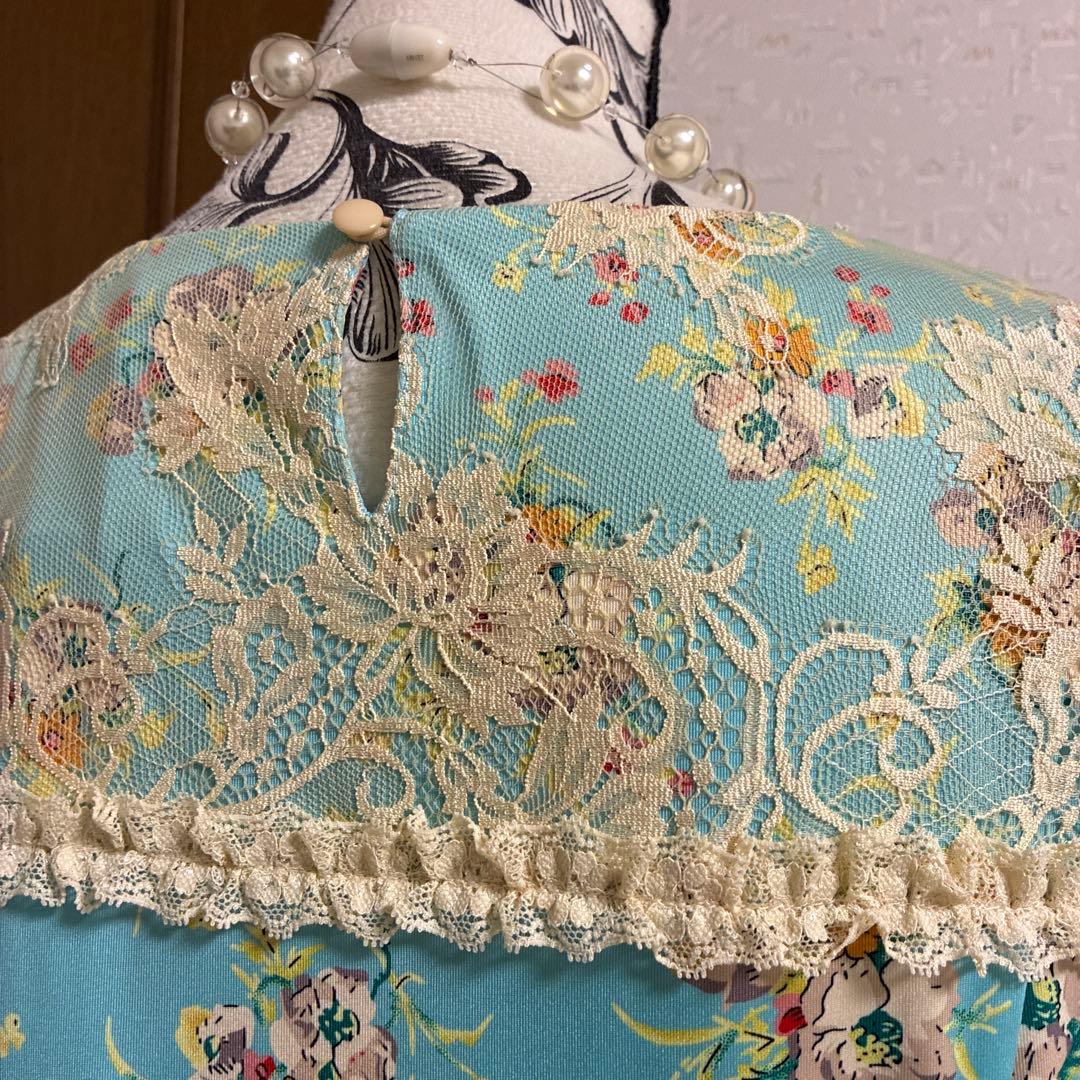 スーパービューティー☆44☆新品タグ付きレース使いの花柄ワンピース