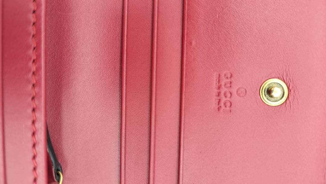 （美品）GUCCI 二つ折り財布GGスプリームベージュハイビスカスレッド箱袋付き