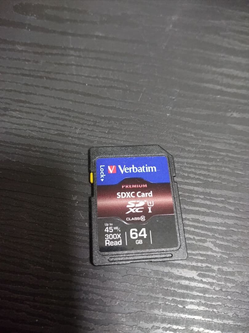 JVC Everio GZ-HM670ビデオカメラおまけバッテリー充電器