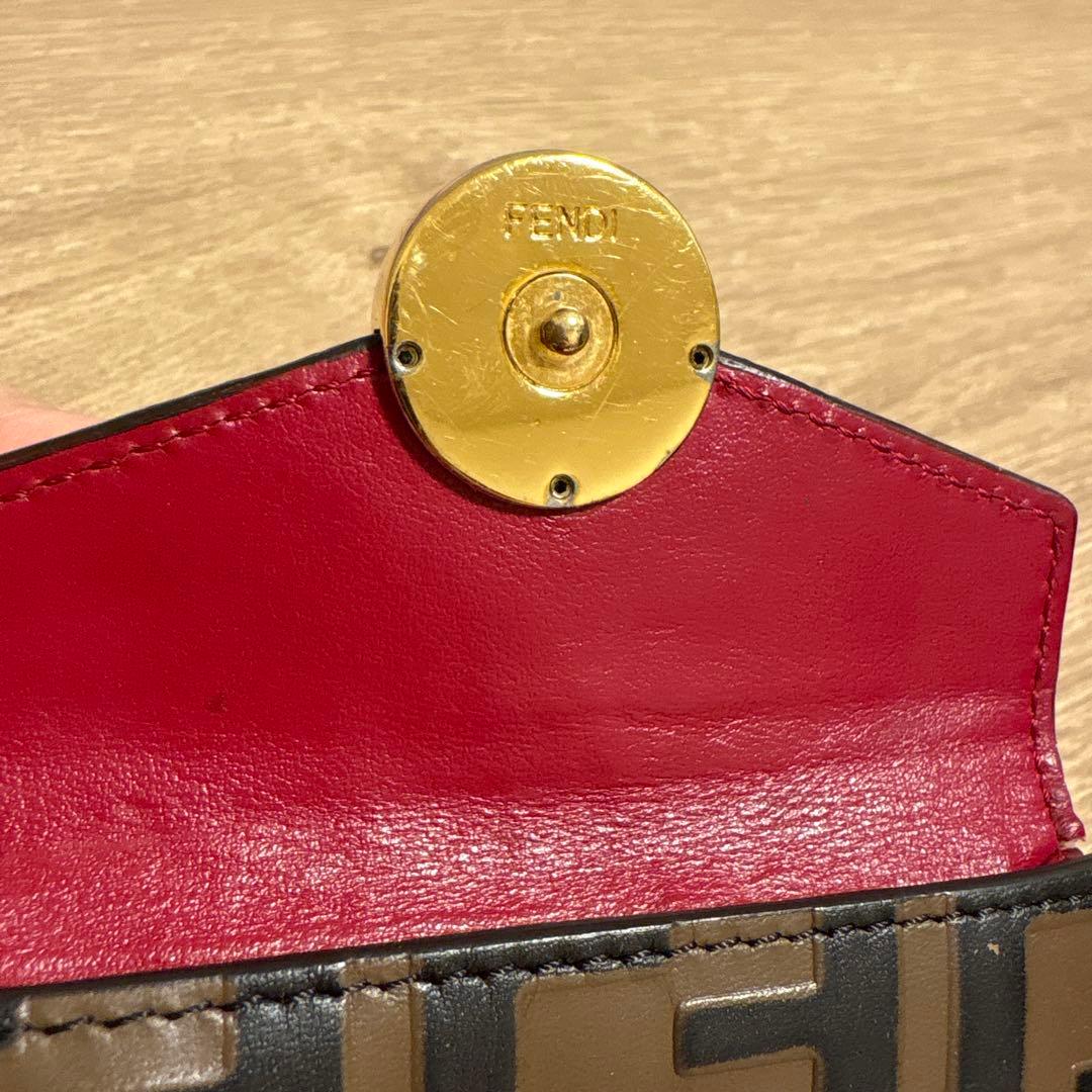 エ*リ様 FENDI 三つ折り財布 レッド/ブラウン