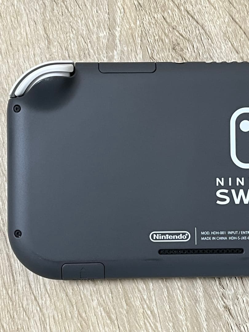 Switch Light どうぶつの森orスプラトゥーン3